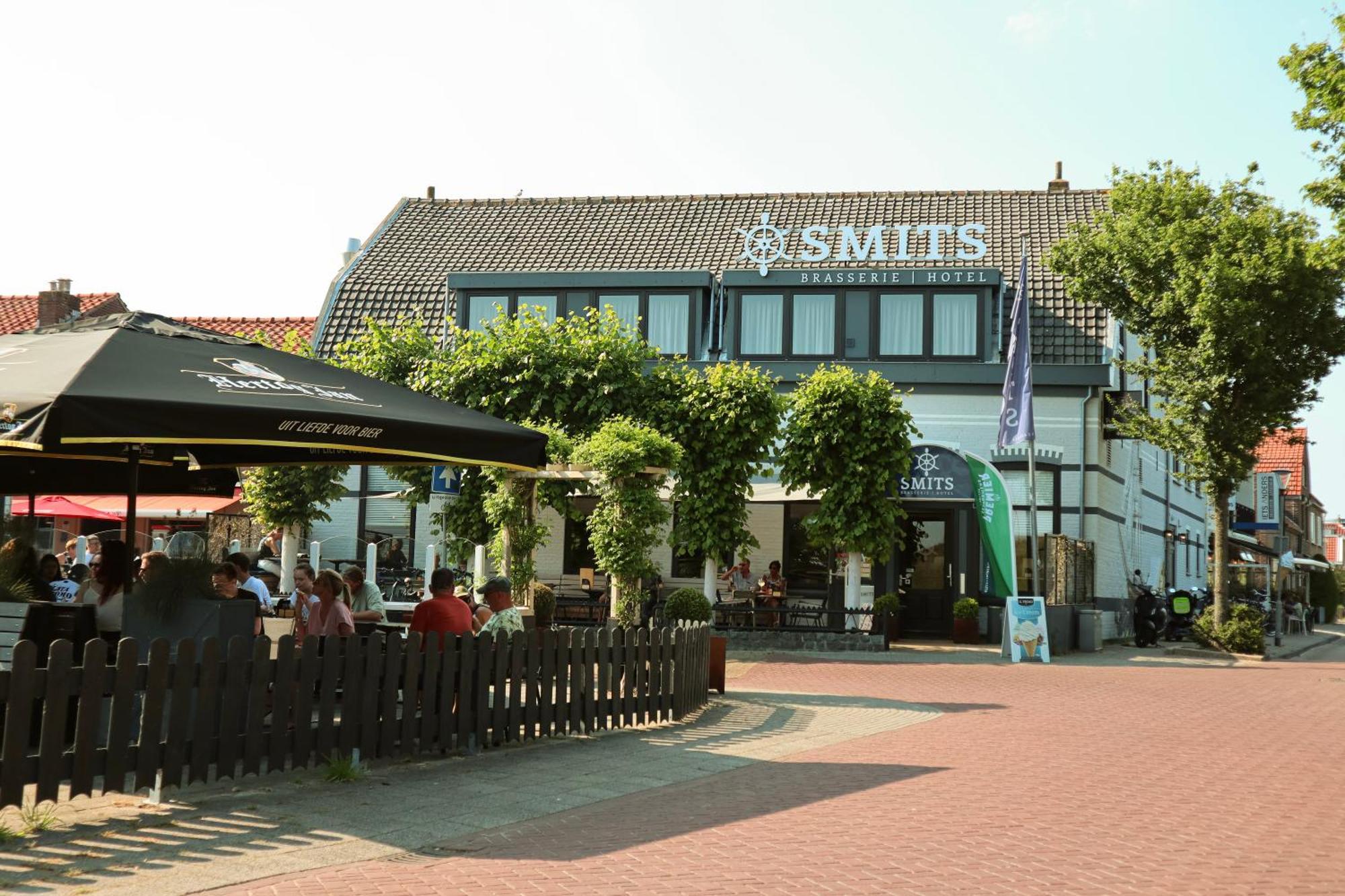 Hotel Brasserie Smits Wemeldinge Exterior photo